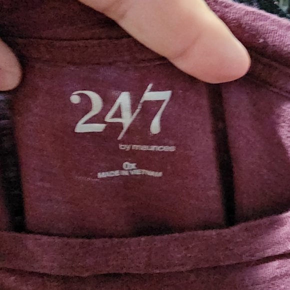 Maurices women's tshirt - Picture 2 of 4